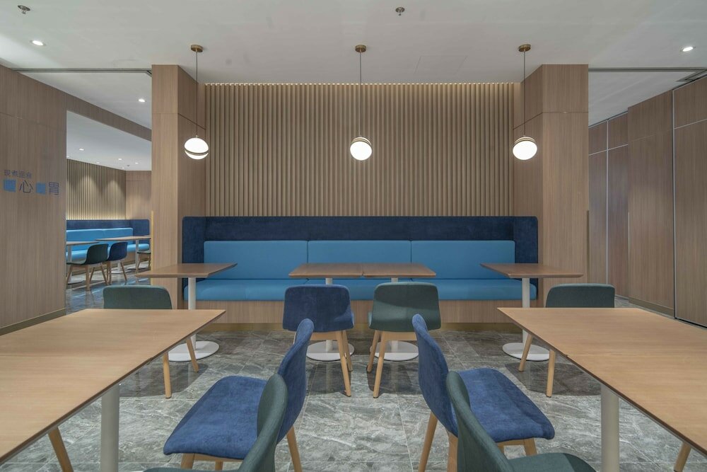 Фото Holiday Inn Express Shanghai Jinqiao Central, an Ihg Hotel