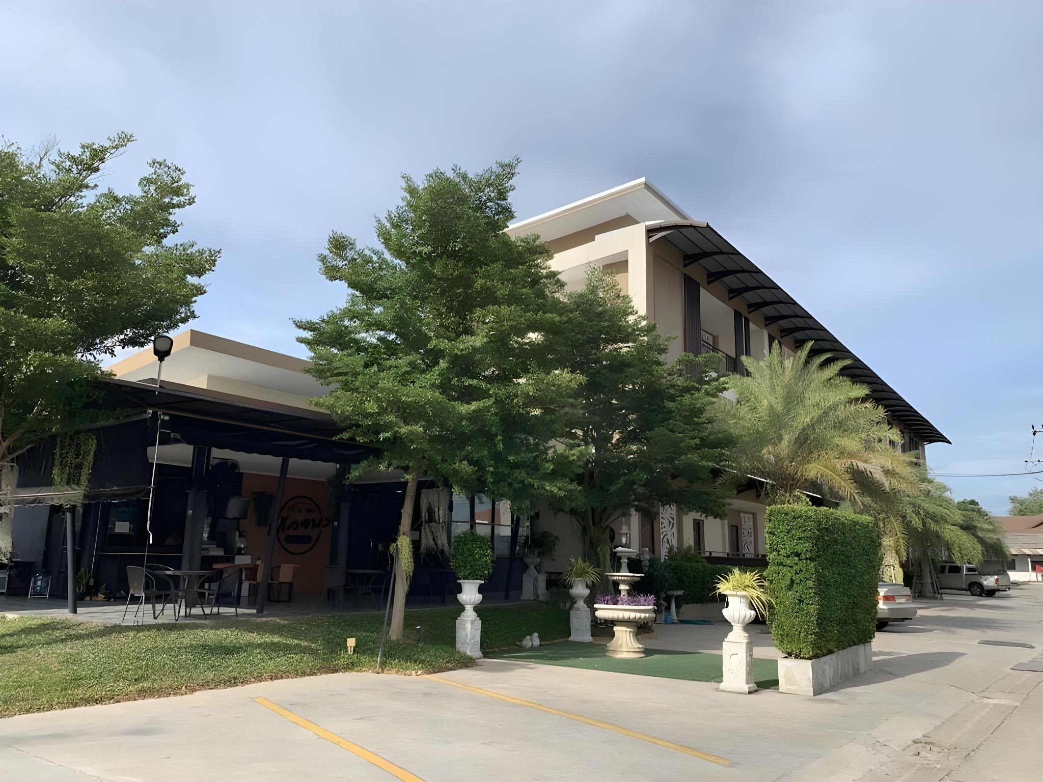 Фото It's Me Keawanong Hotel