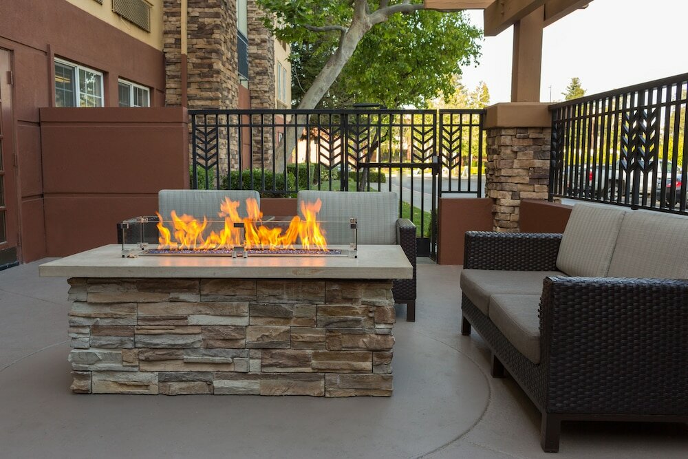 Фото Larkspur Landing Renton - An All-Suite Hotel