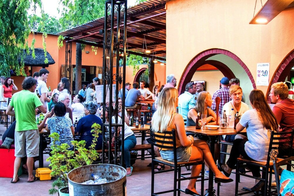 Фото Jollyboys Backpackers