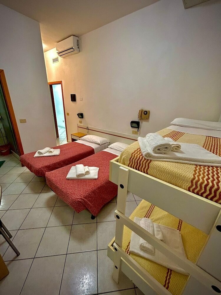 Фото Hotel Sacramora