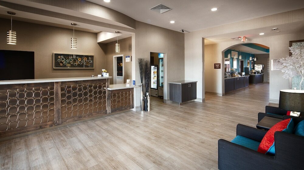 Фото Best Western Plus Lonestar Inn & Suites