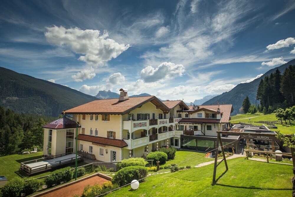 Фото Mountain SPA Resort Albion