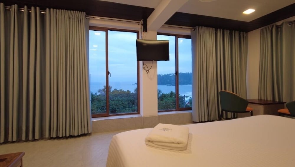 Фото Randiya Sea View Hotel