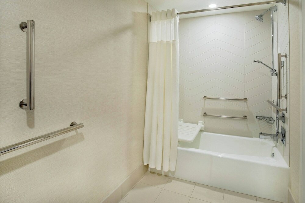 Фото Fairfield Inn by Marriott Bangor
