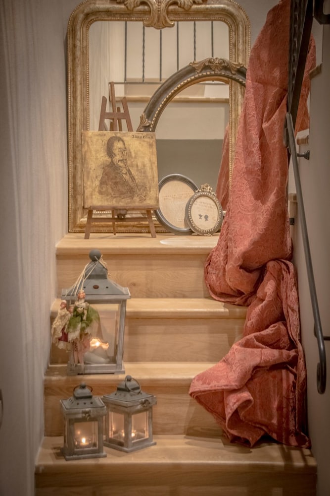 Фото Breathtaking 4bd Apt 5min Walk to Duomo