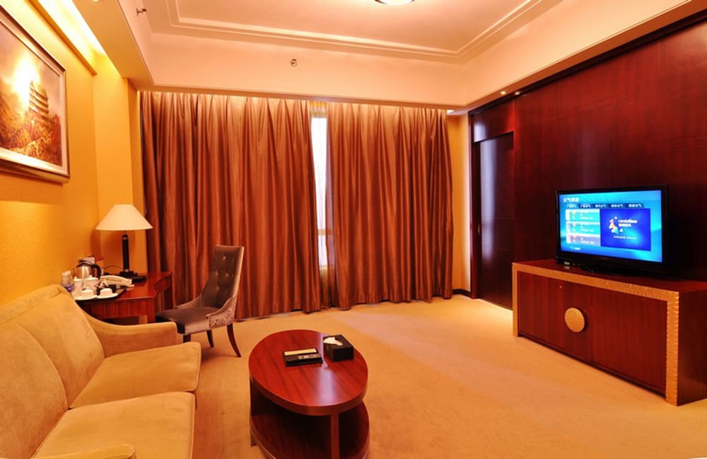 Фото Yuexiu Hotel Guangzhou, Curio Collection by Hilton