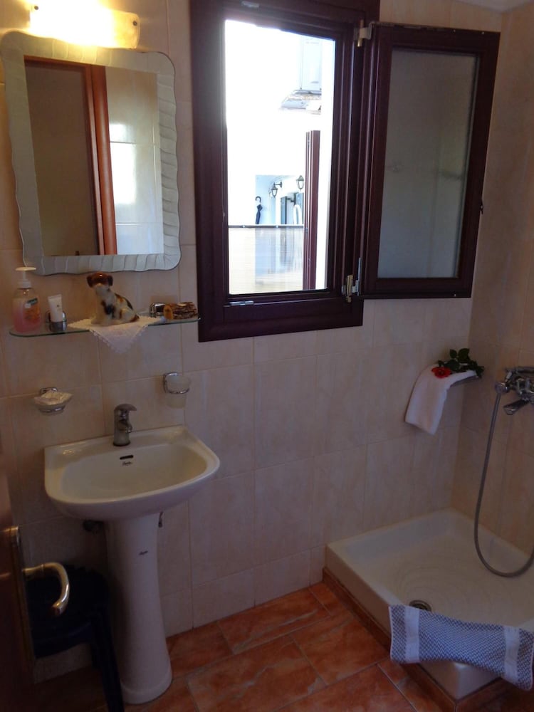 Фото Niki Studios Sea-Front