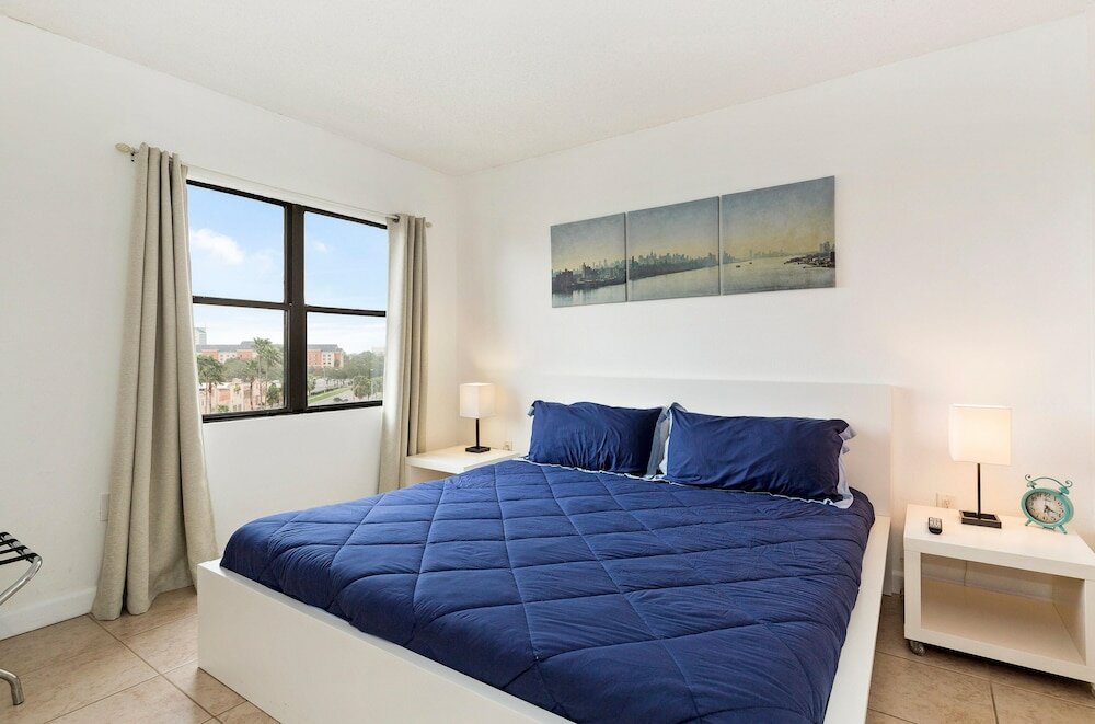 Фото Enclave Hotel & Suites Orlando, a staySky Hotel & Resort