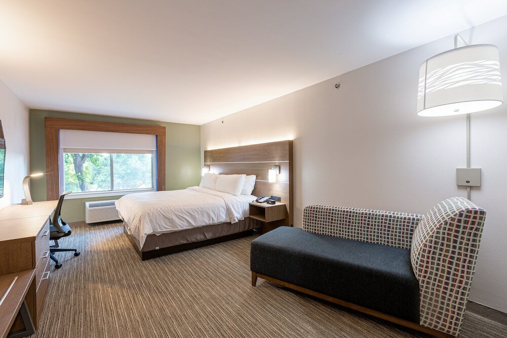 Фото Holiday Inn Express And Suites Arlington North - Stadium Area, an Ihg Hotel