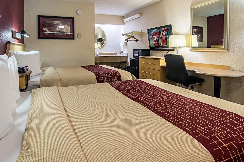 Фото Red Roof Inn Detroit - Southfield