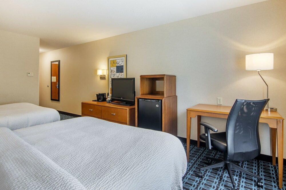 Фото Fairfield Inn & Suites by Marriott Hooksett