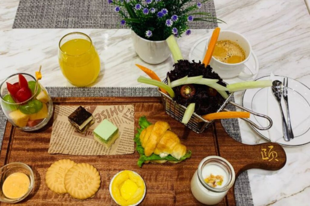 Фото Yitel Premium Shanghai people's Square Nanjing Road Pedestrian Street