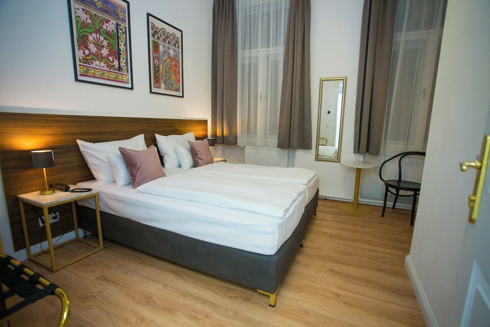 Фото Pension Central - Self Check-in