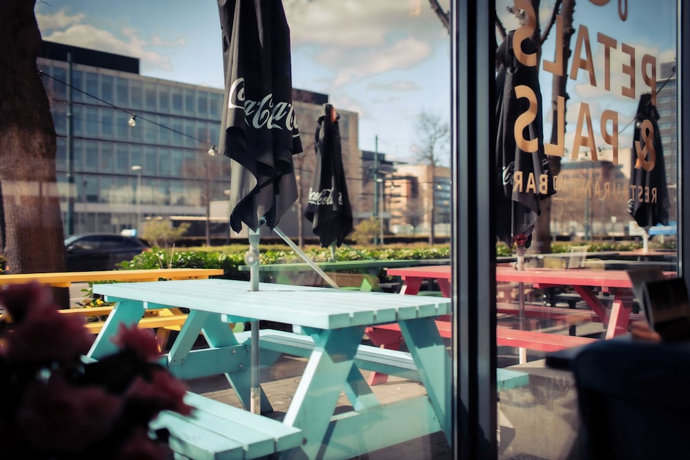 Фото Urban Hotel The Golden Stork