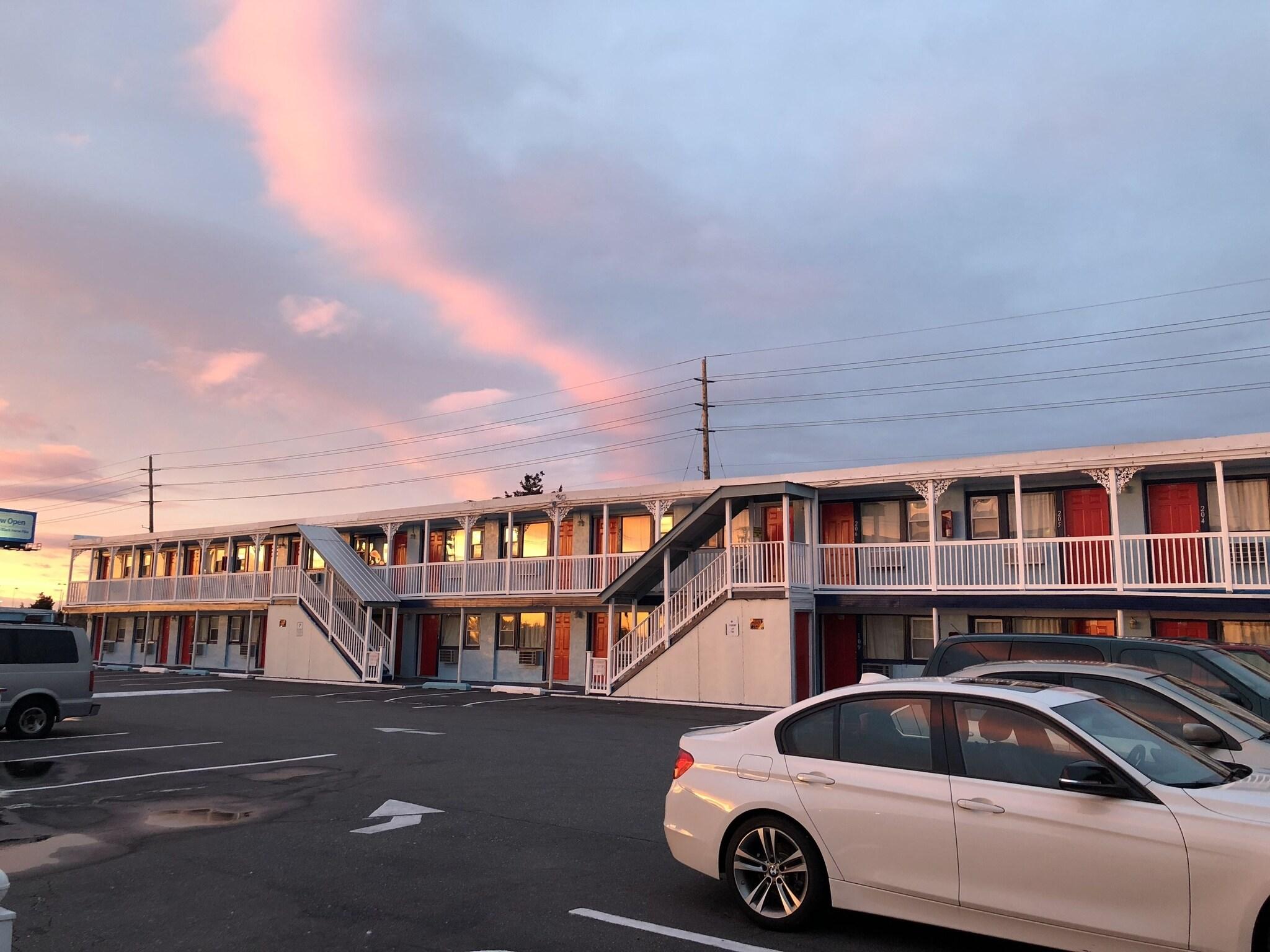 Фото New Sea Breeze Motel