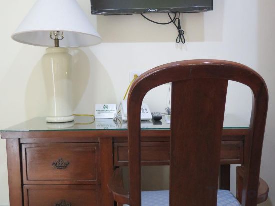 Фото 717 Cesar Place Hotel