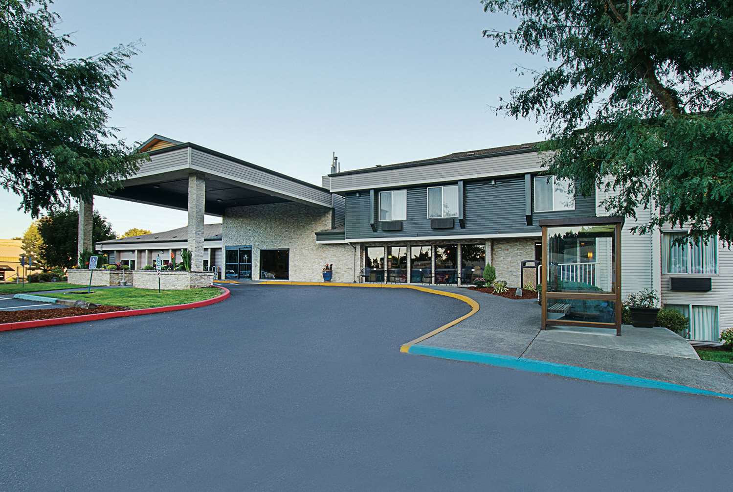 Фото La Quinta Inn & Suites by Wyndham Portland Nw