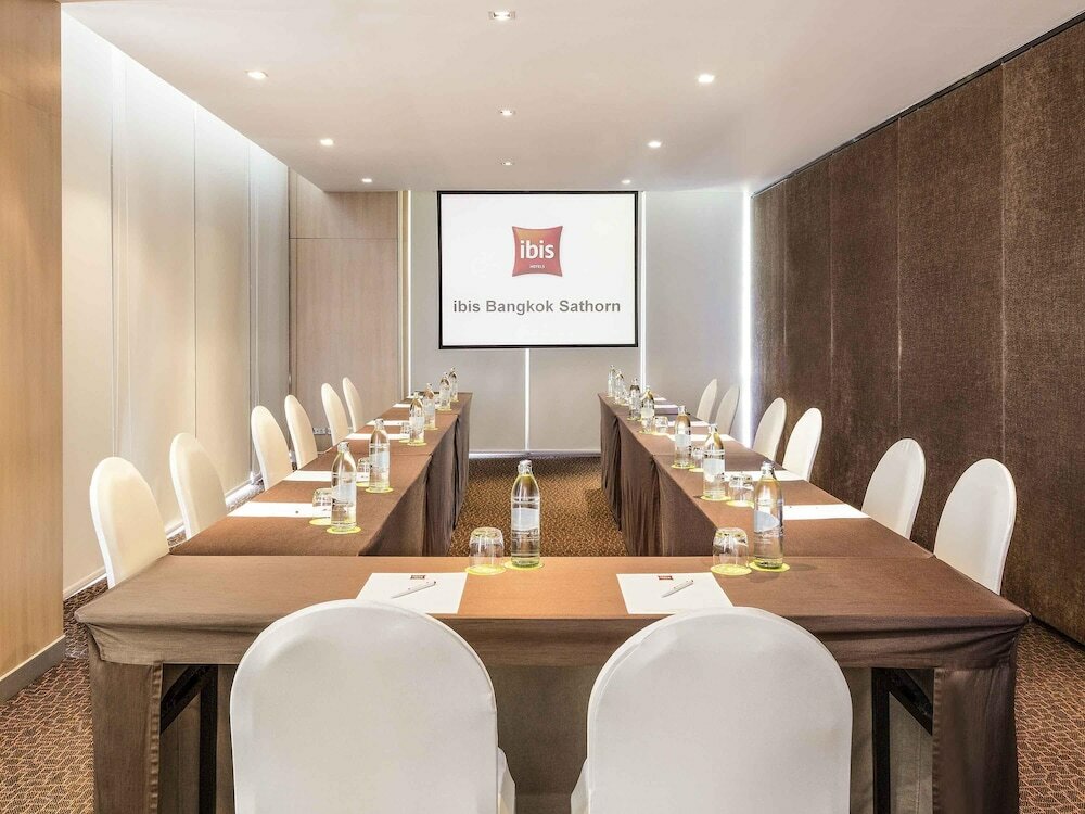 Фото Ibis Bangkok Sathorn