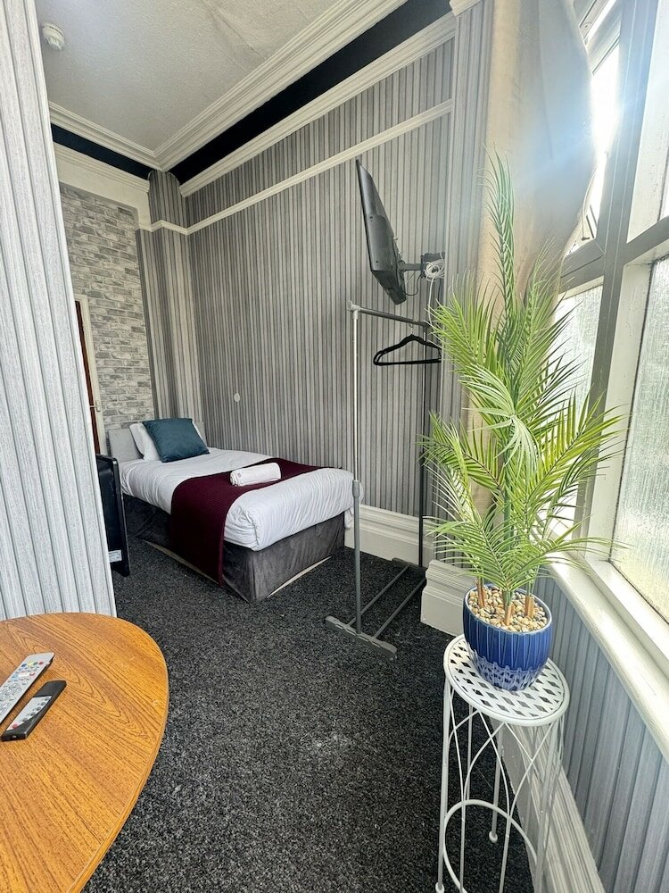 Фото Oyo Marine Parade Hotel