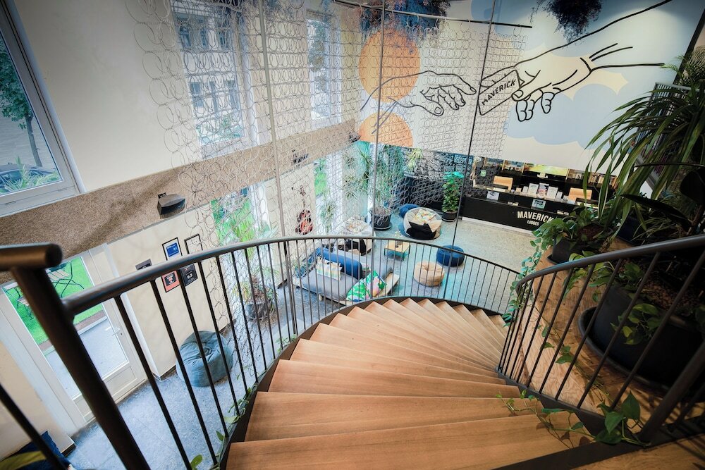 Фото Maverick Urban Lodge