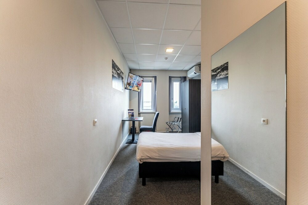 Фото Antwerp Harbour Hotel