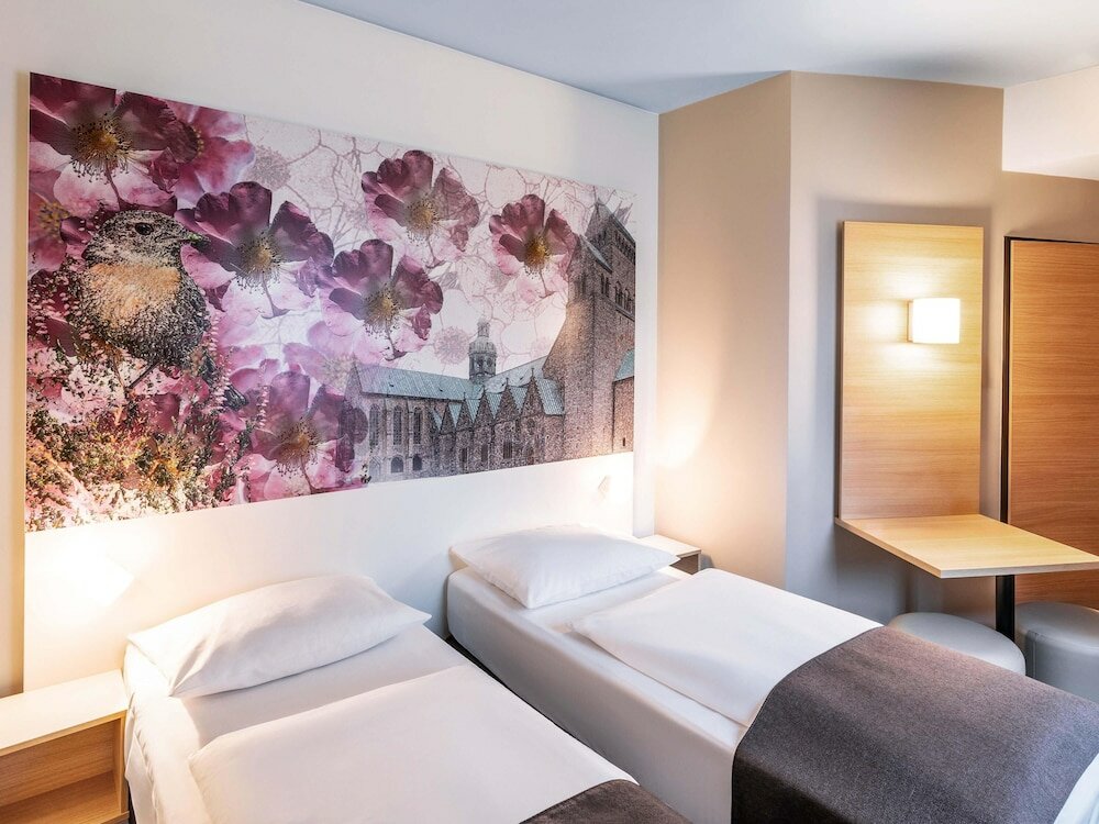 Фото B&b Hotel Hildesheim