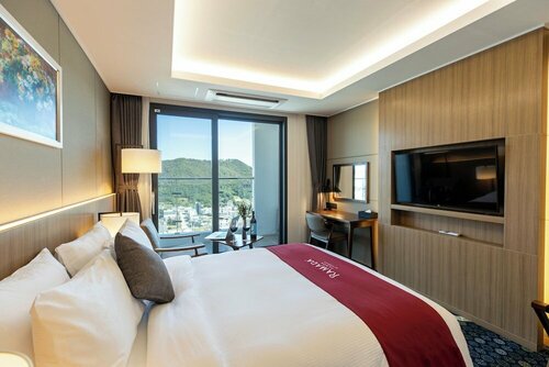 Гостиница Ramada Plaza by Wyndham Dolsan Yeosu в Йосу
