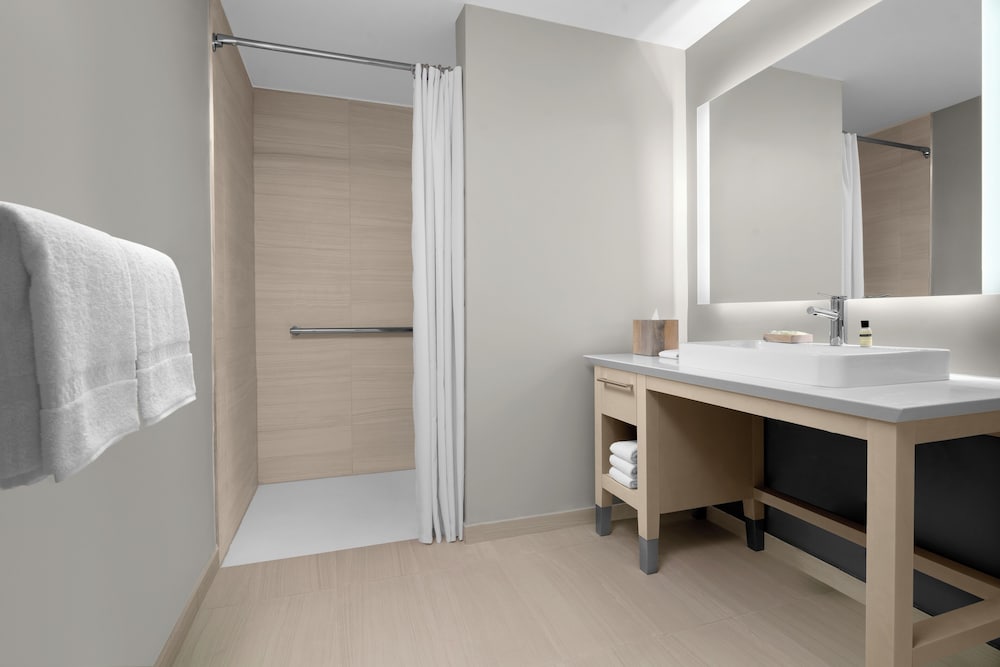 Фото Element Miami Brickell