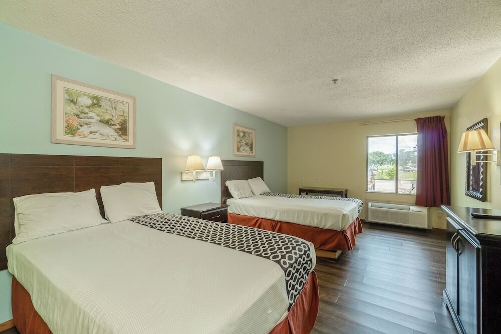 Фото Fairway Inn La Porte