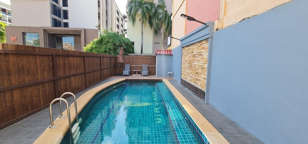 Фото Nirvana Boutique Suites 