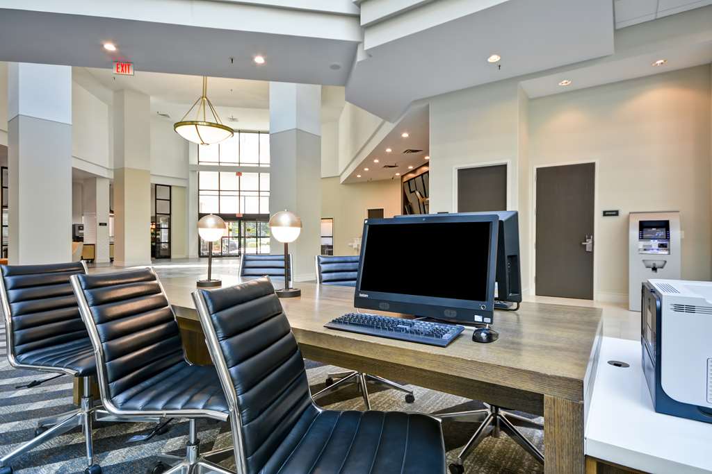 Фото Embassy Suites Hotel Charlotte