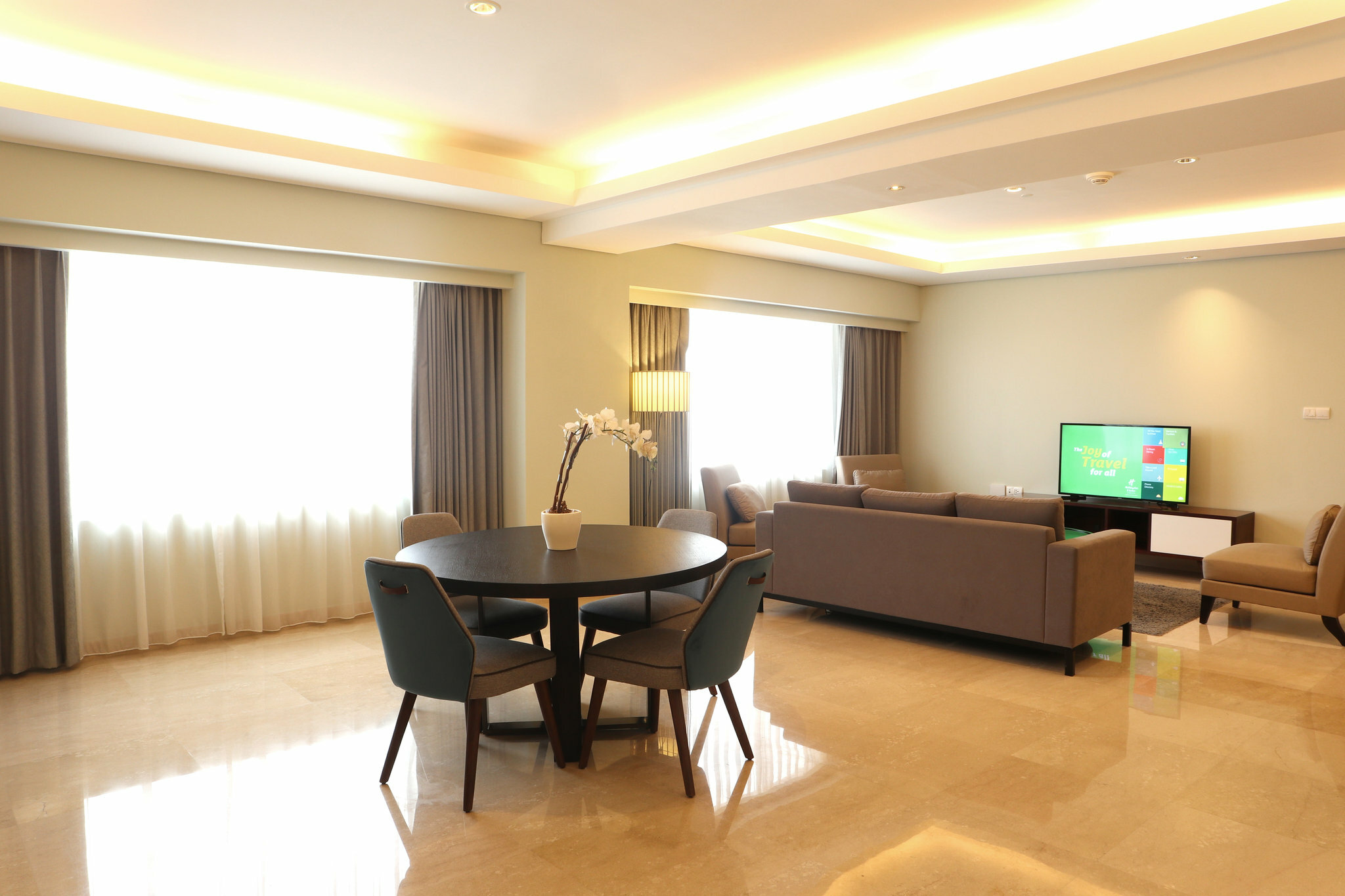 Фото Holiday Inn & Suites Jakarta Gajah Mada, an Ihg Hotel