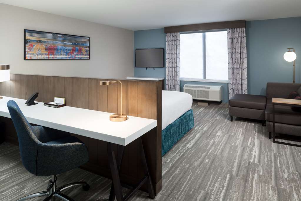 Фото Hilton Garden Inn Madison Downtown