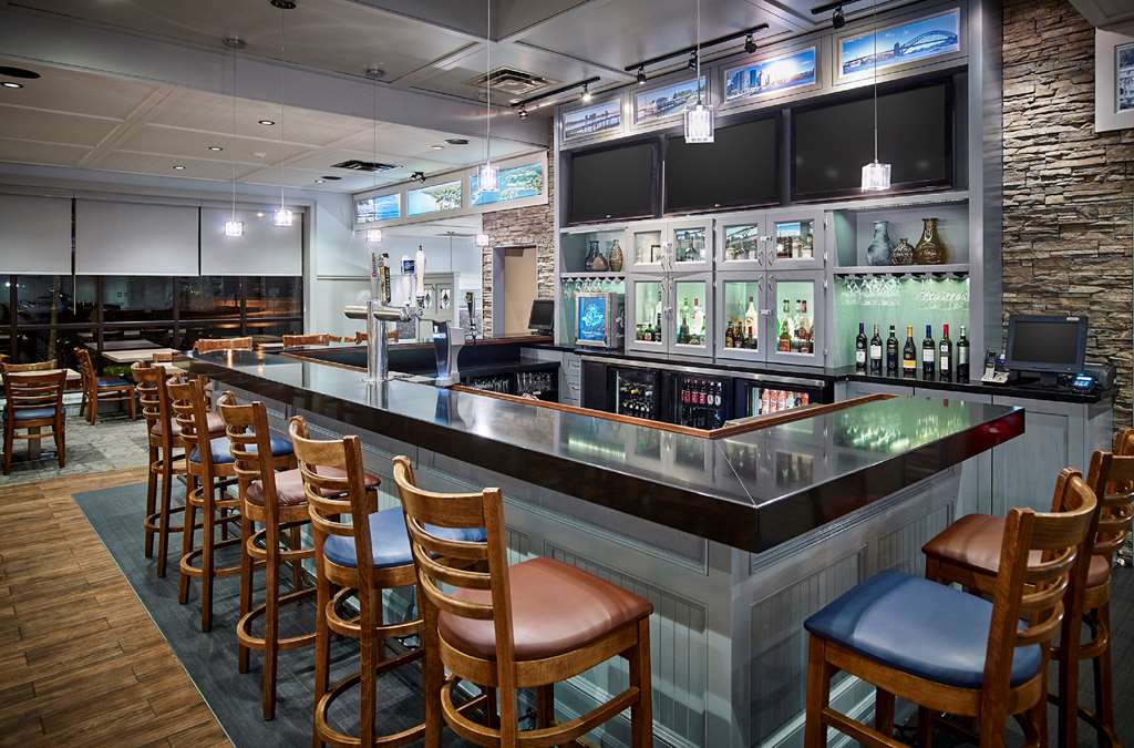 Фото Best Western Plus Guildwood Inn