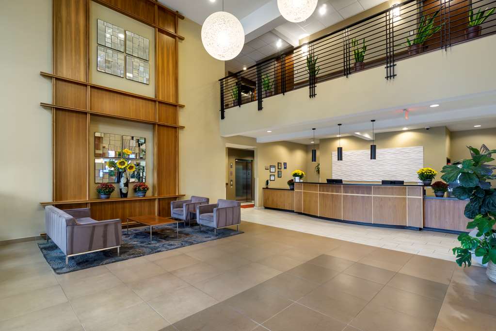 Фото Best Western Plus Lacey Inn & Suites