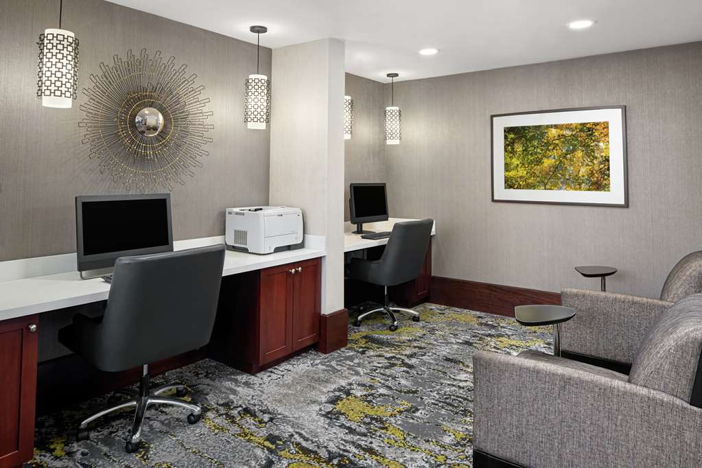 Фото DoubleTree Suites by Hilton Hotel Charlotte - SouthPark