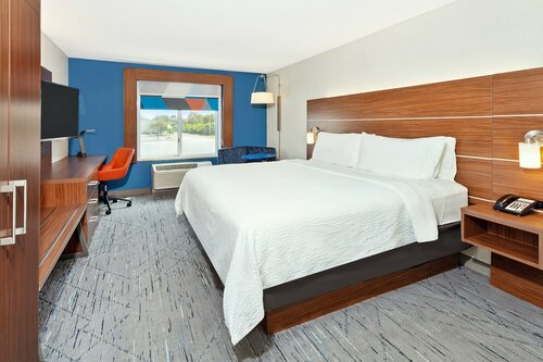Гостиница Holiday Inn Express Hotel & Suites Urbana-Champaign, an Ihg Hotel в Шампейне