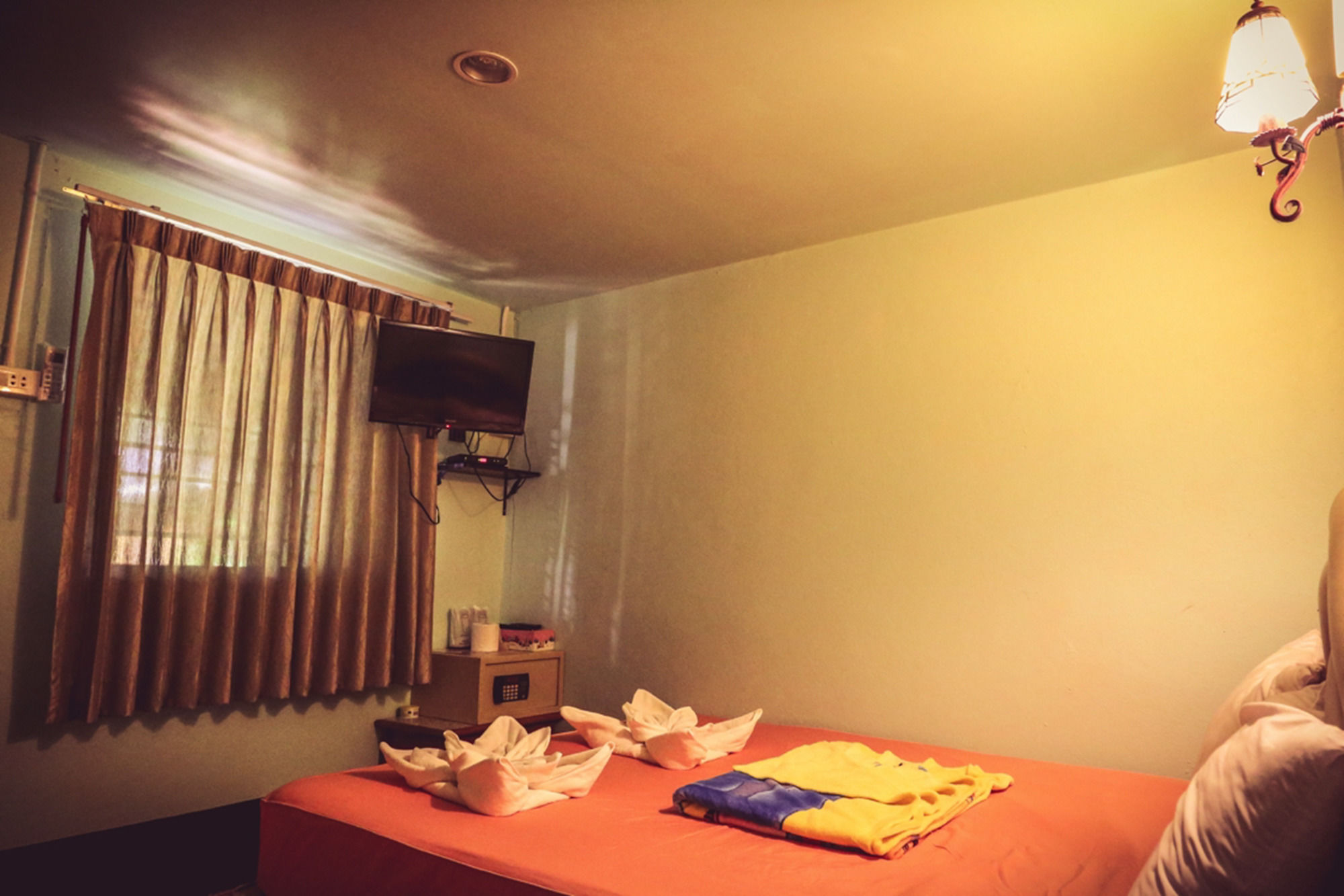 Фото Poohbar Resort & Lotusdive
