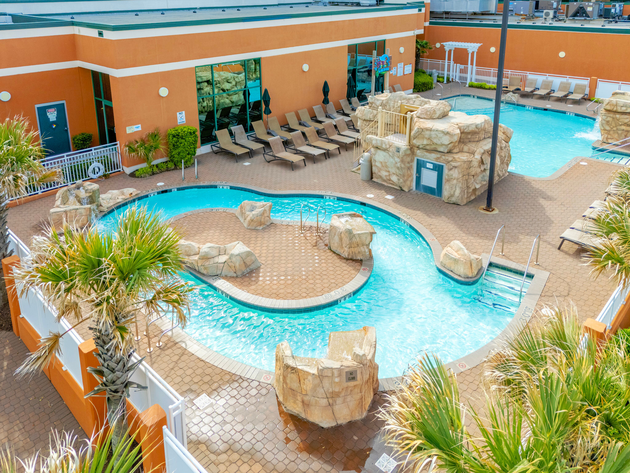 Фото Holiday Inn & Suites Virginia Beach North Beach, an Ihg Hotel