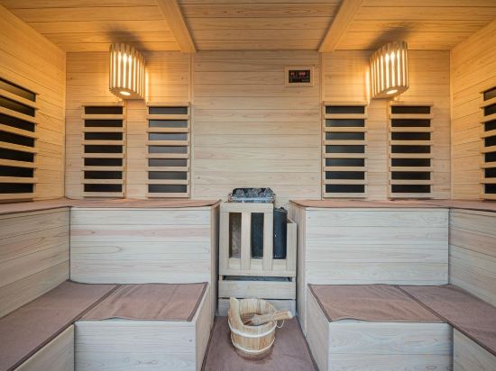 Фото February Hotel The Signature Dongseongro