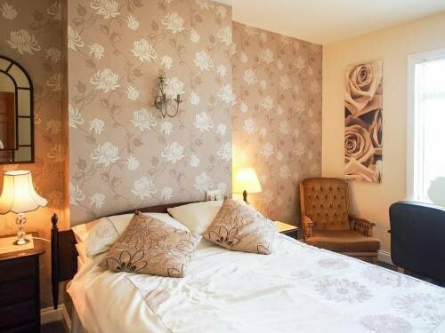 Гостиница Leaded Light - Guest House в Солихалле