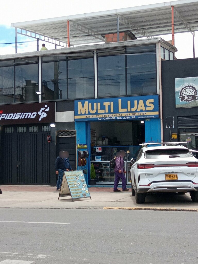 Household goods and chemicals shop Multi Lijas, Bogota, photo