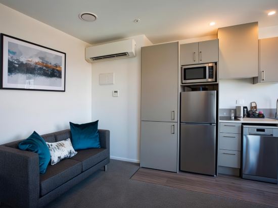 Фото Ramada Queenstown Central