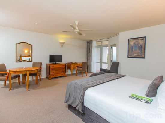 Фото Arawa Park Hotel