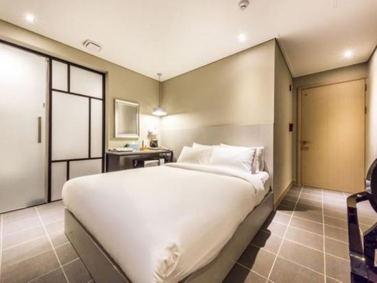 Фото Shinchon Mayven Hotel