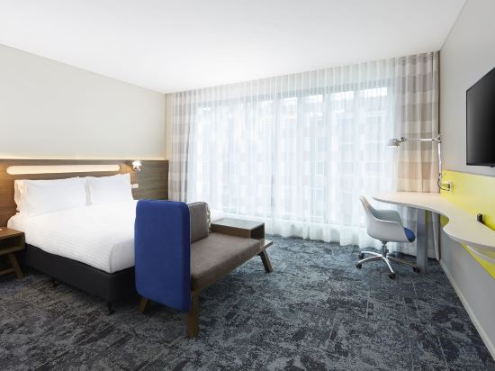 Фото Holiday Inn Express Adelaide City Centre