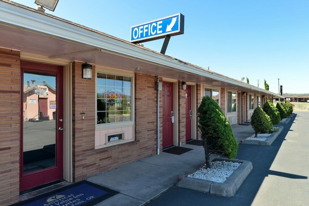 Фото Americas Best Value Inn & Suites Klamath Falls