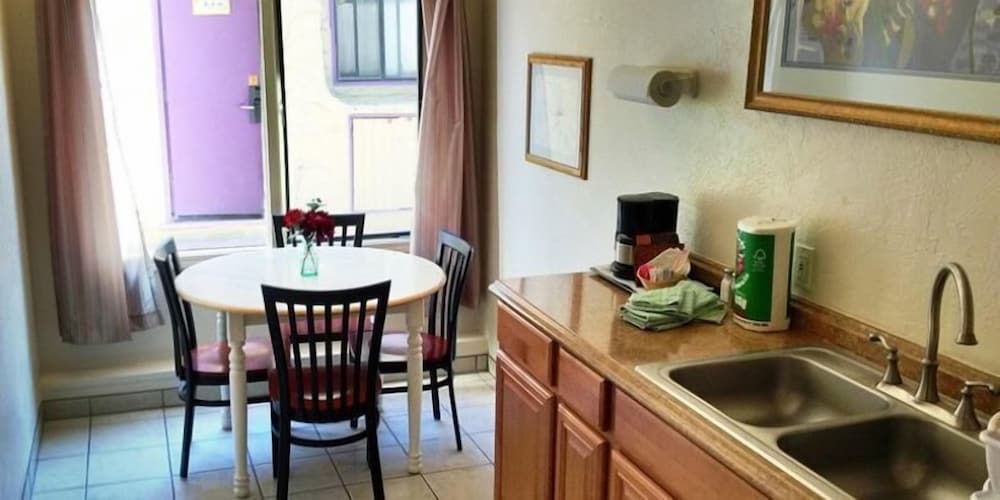 Фото Capitola Venetian Hotel