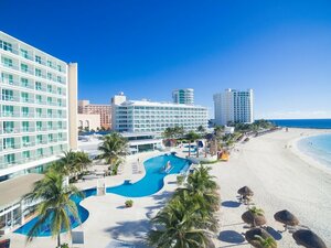 Гостиница Krystal Cancun